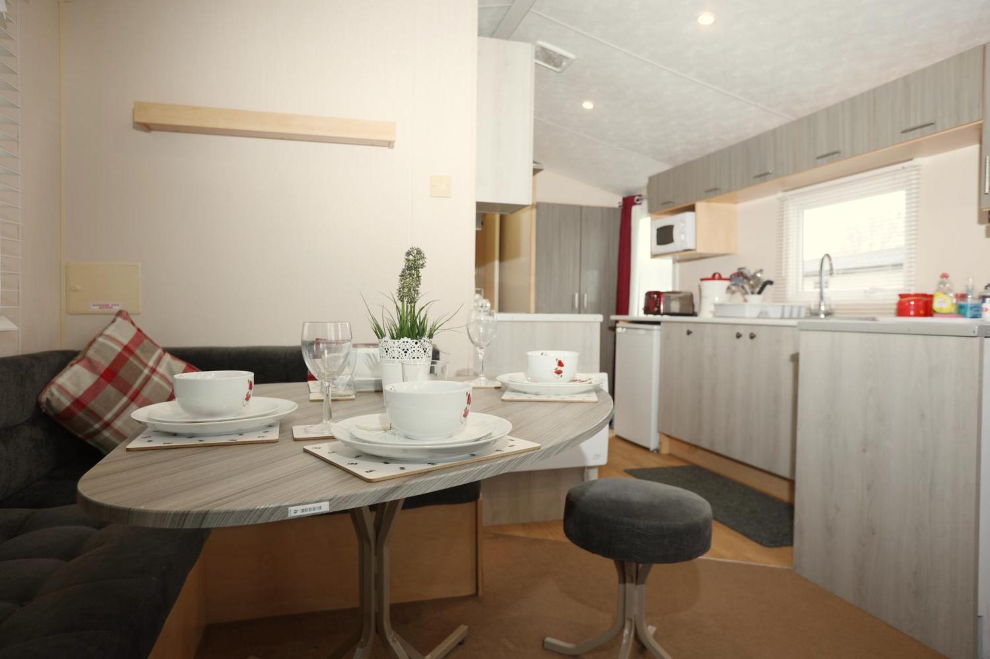 Stunning St1 At Hoburne Cotswold, Breathtaking Views Over Mallard Apartment